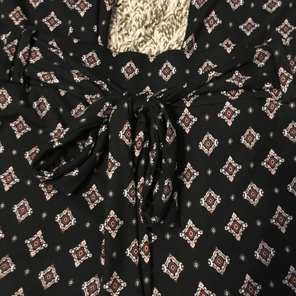 SOLD Super soft pants with tie front - Picture 3 of 4